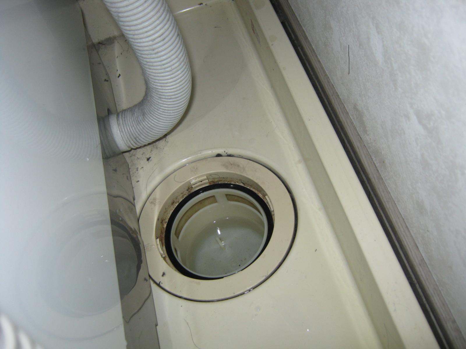 洗濯機下 排水管のつまり